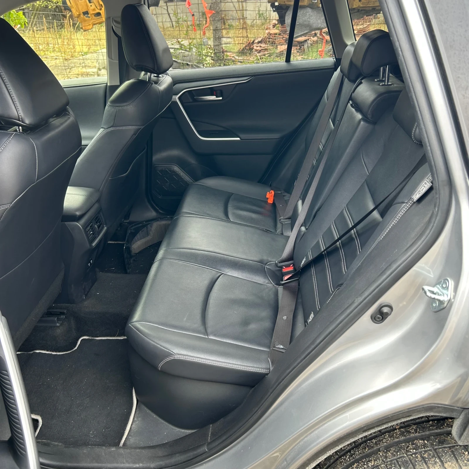 Toyota Rav4 2.5 Hybrid - изображение 8