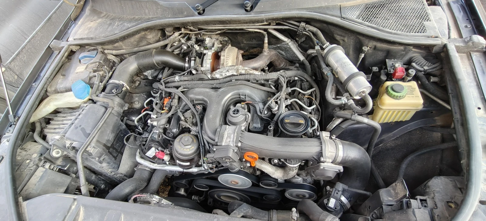 Audi Q7 3.00TDI FACELIFT СМЕНЕНИ ВЕРИГИ И ДЮЗИ, НА ПРУЖИНИ, снимка 3 - Автомобили и джипове - 53867180