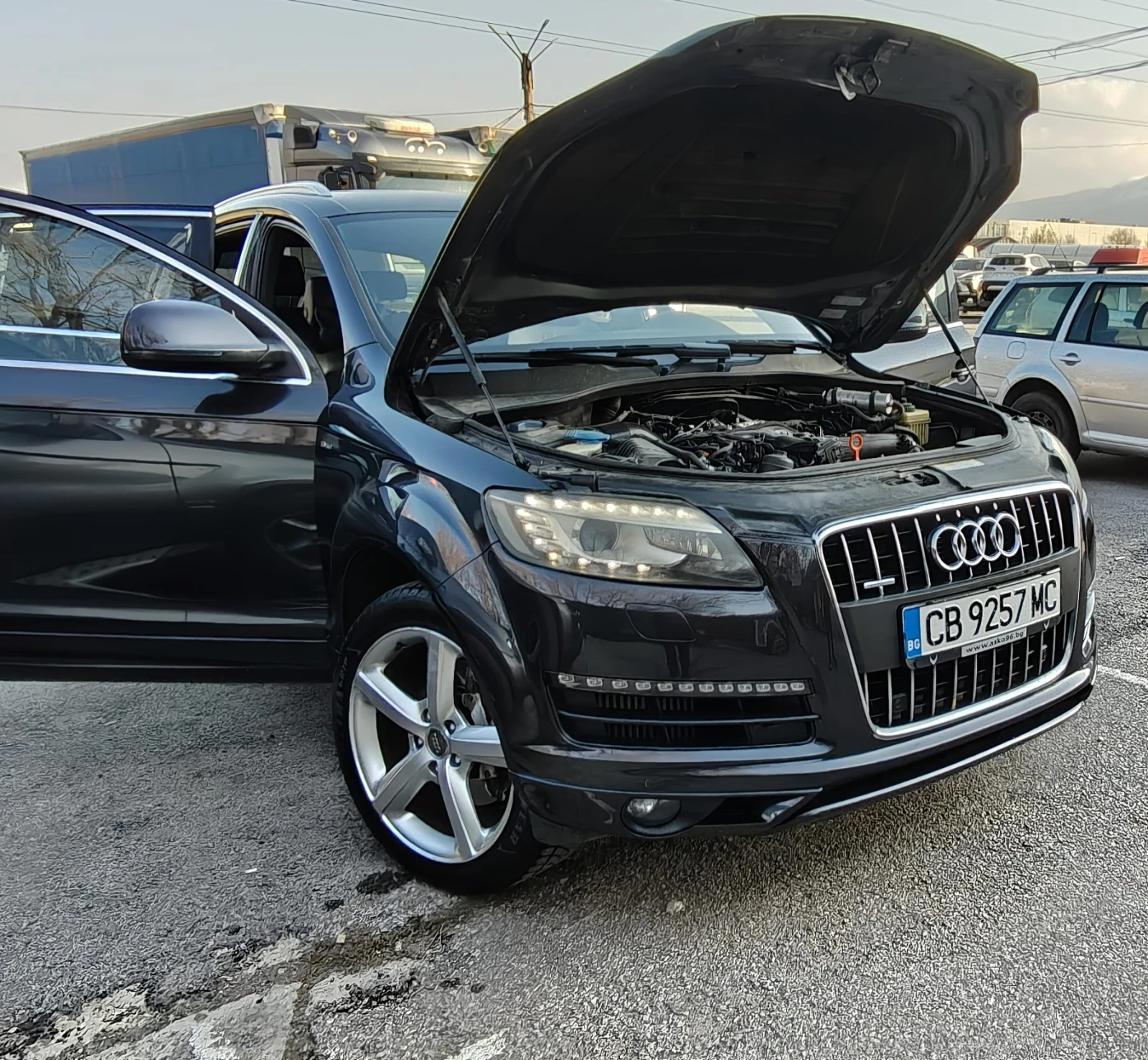 Audi Q7 3.00TDI FACELIFT СМЕНЕНИ ВЕРИГИ И ДЮЗИ, НА ПРУЖИНИ, снимка 13 - Автомобили и джипове - 53867180