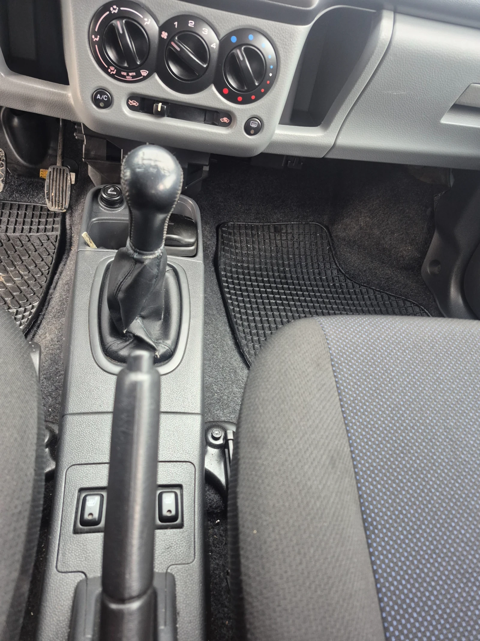 Suzuki Ignis 1.3 i 4х4, снимка 16 - Автомобили и джипове - 53956345