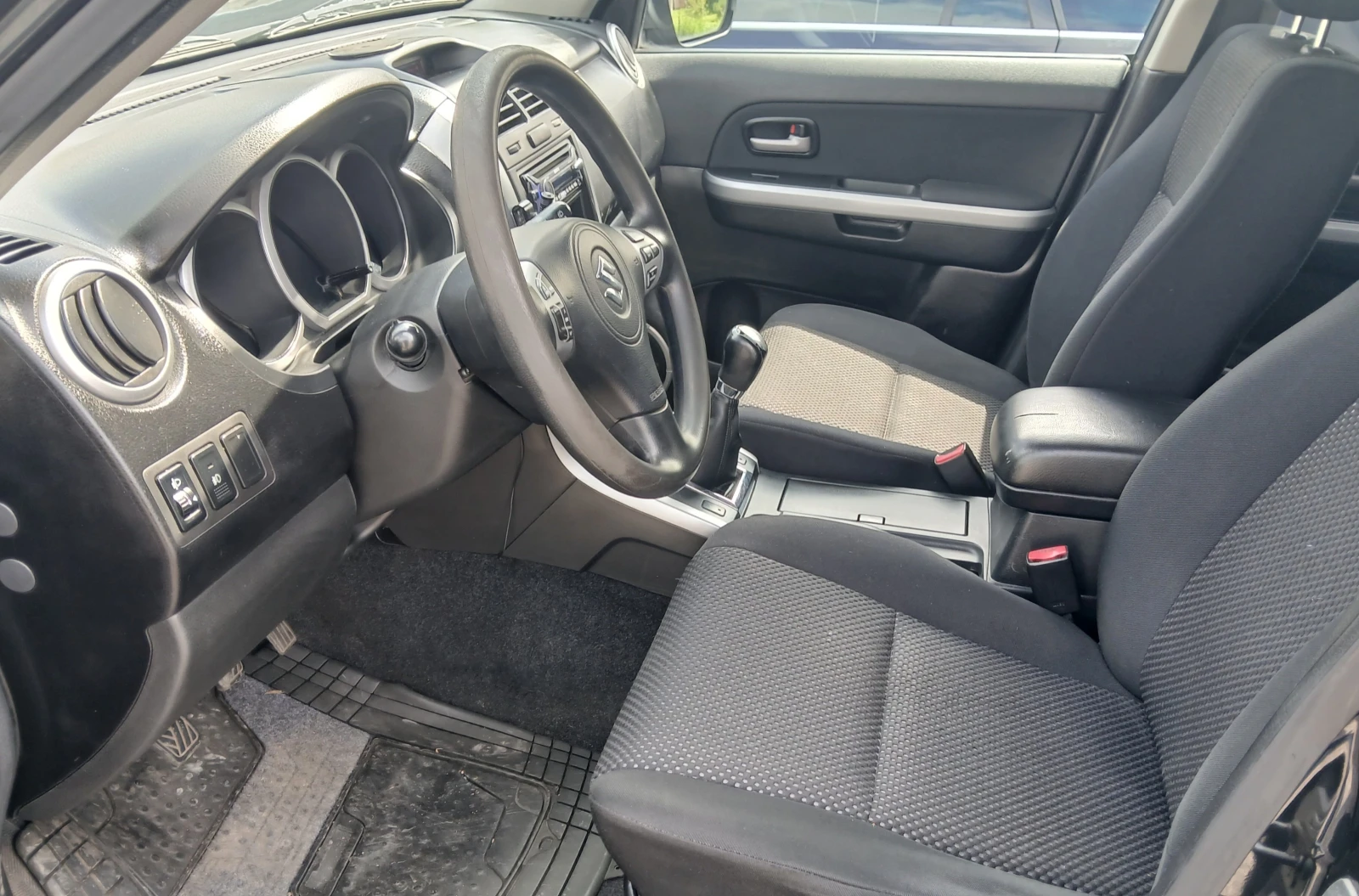 Suzuki Grand vitara 2.0i/140, снимка 6 - Автомобили и джипове - 54336864