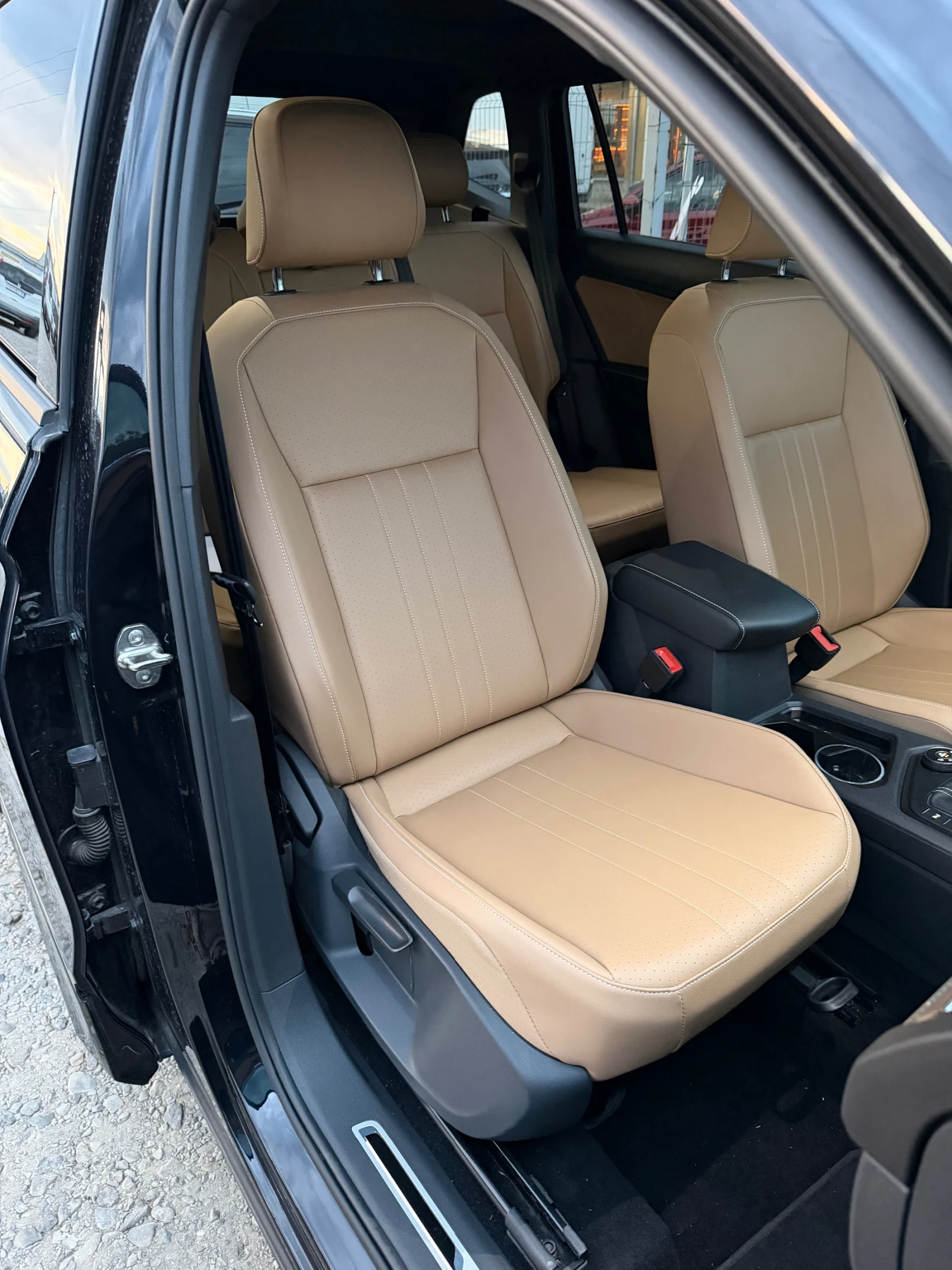 VW Tiguan Allspace R-LINE Lizing, снимка 13 - Автомобили и джипове - 54496923
