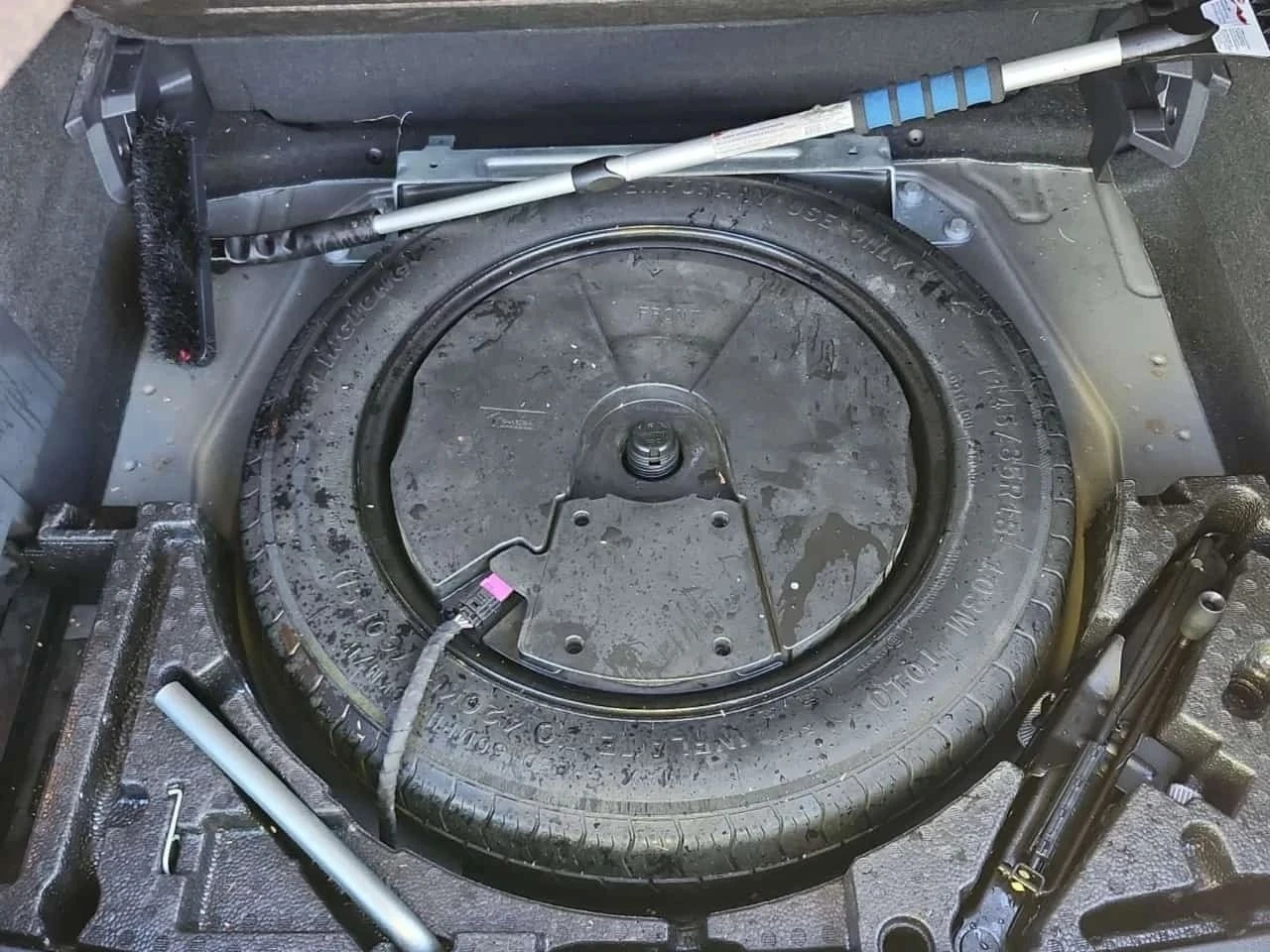 VW Tiguan, снимка 15 - Автомобили и джипове - 56686091