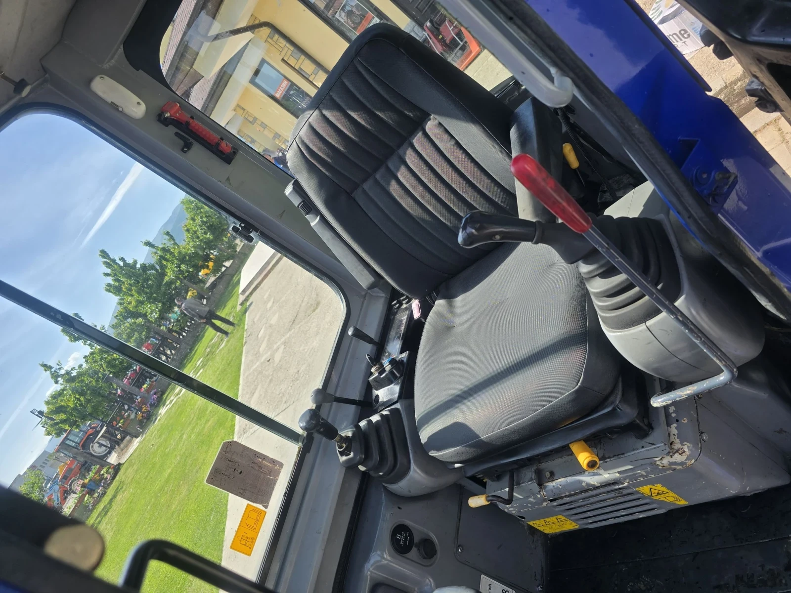 Багер New Holland Е 35 - изображение 3