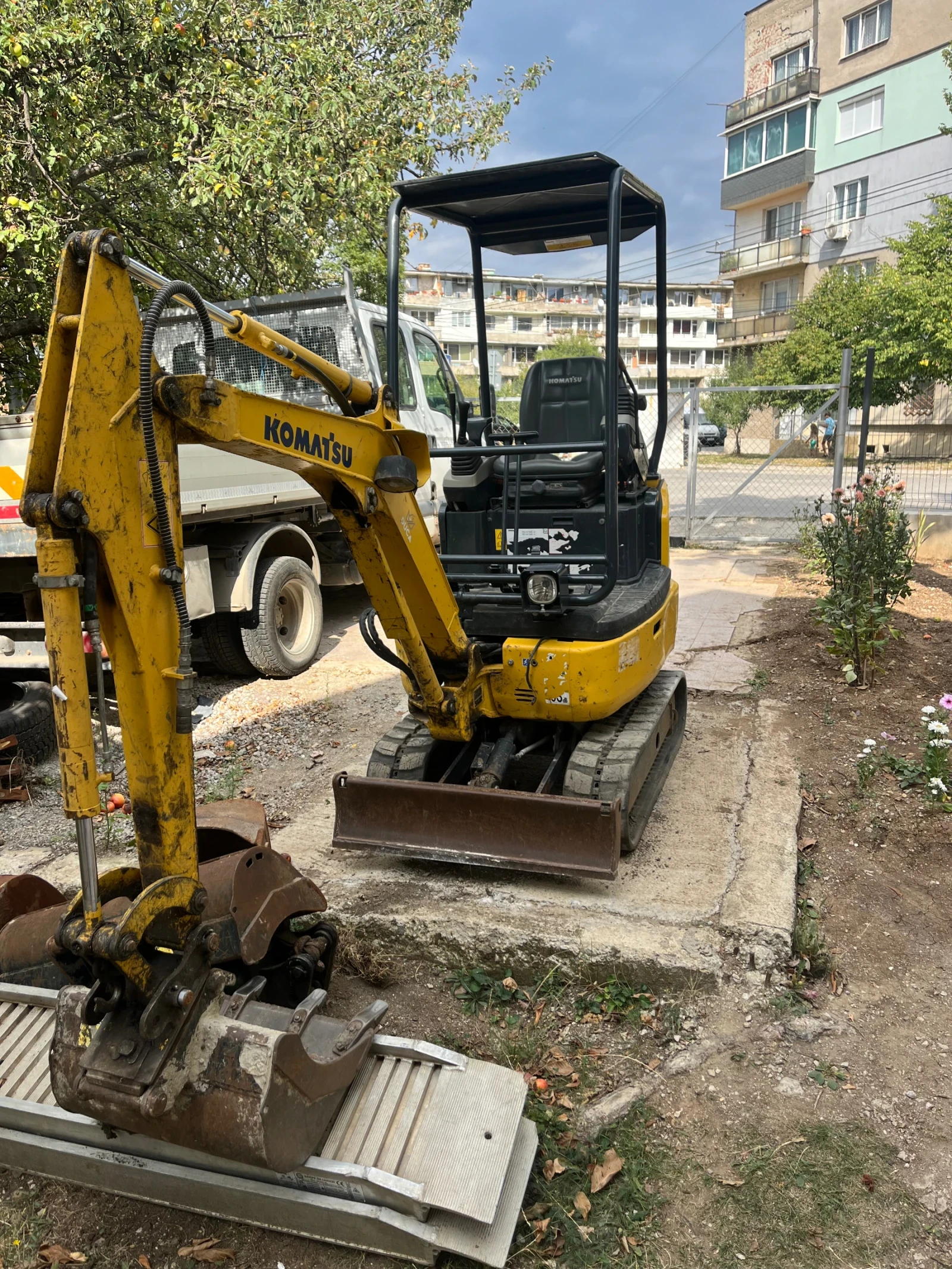 Багер Komatsu Pc14R - изображение 2