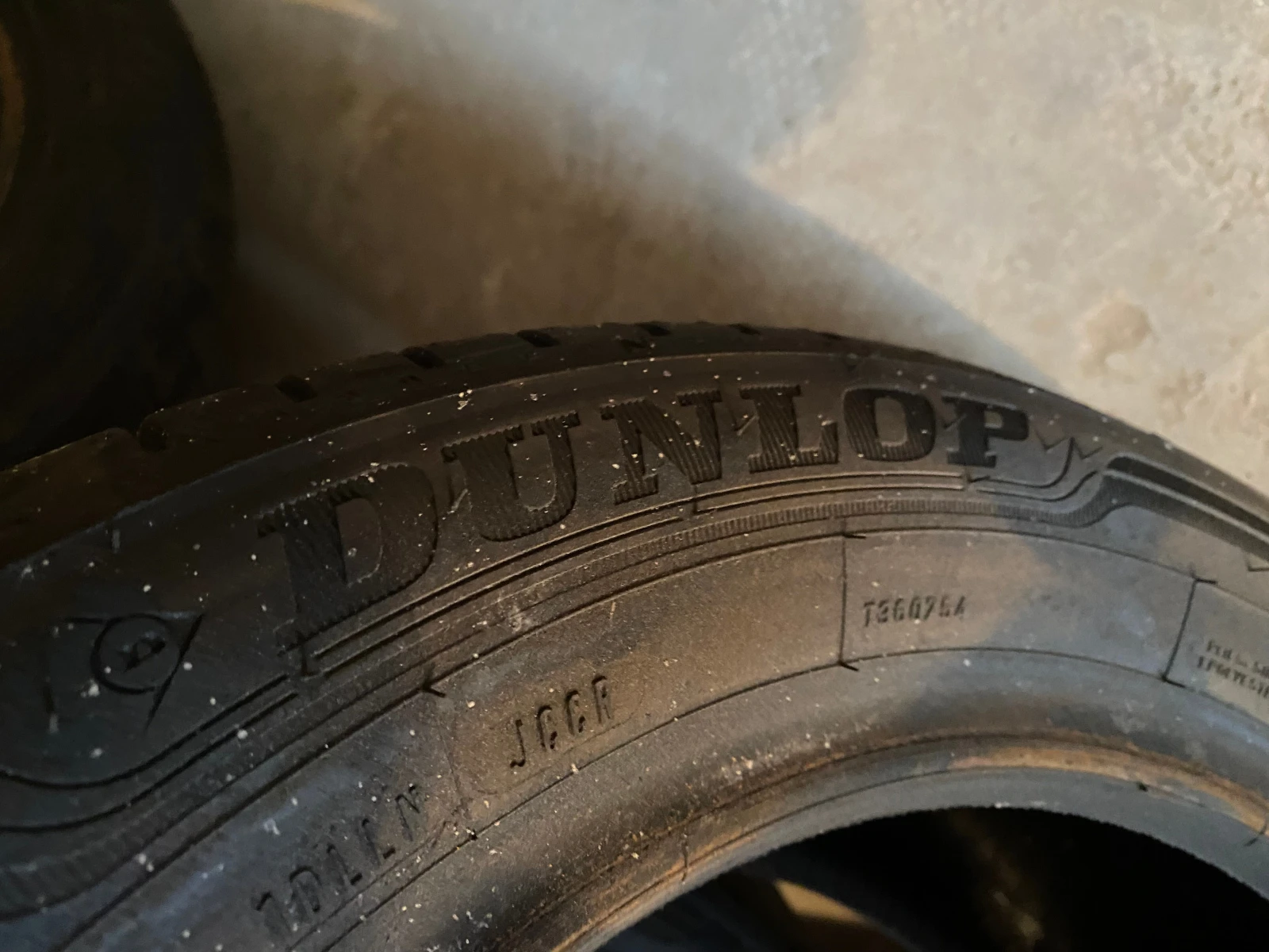 Гуми Летни 195/55R15, снимка 3 - Гуми и джанти - 54014607