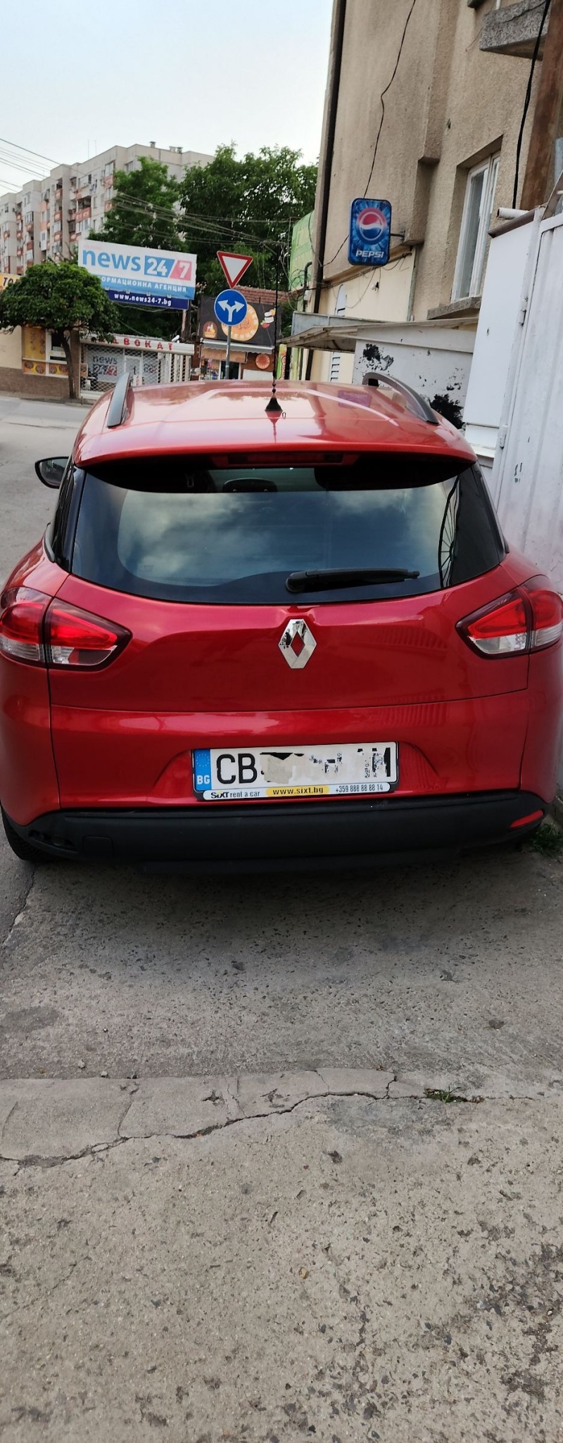Renault Clio, снимка 2 - Автомобили и джипове - 46275615