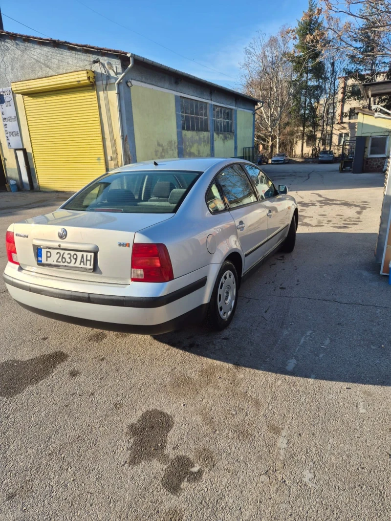 VW Passat, снимка 4 - Автомобили и джипове - 48560808