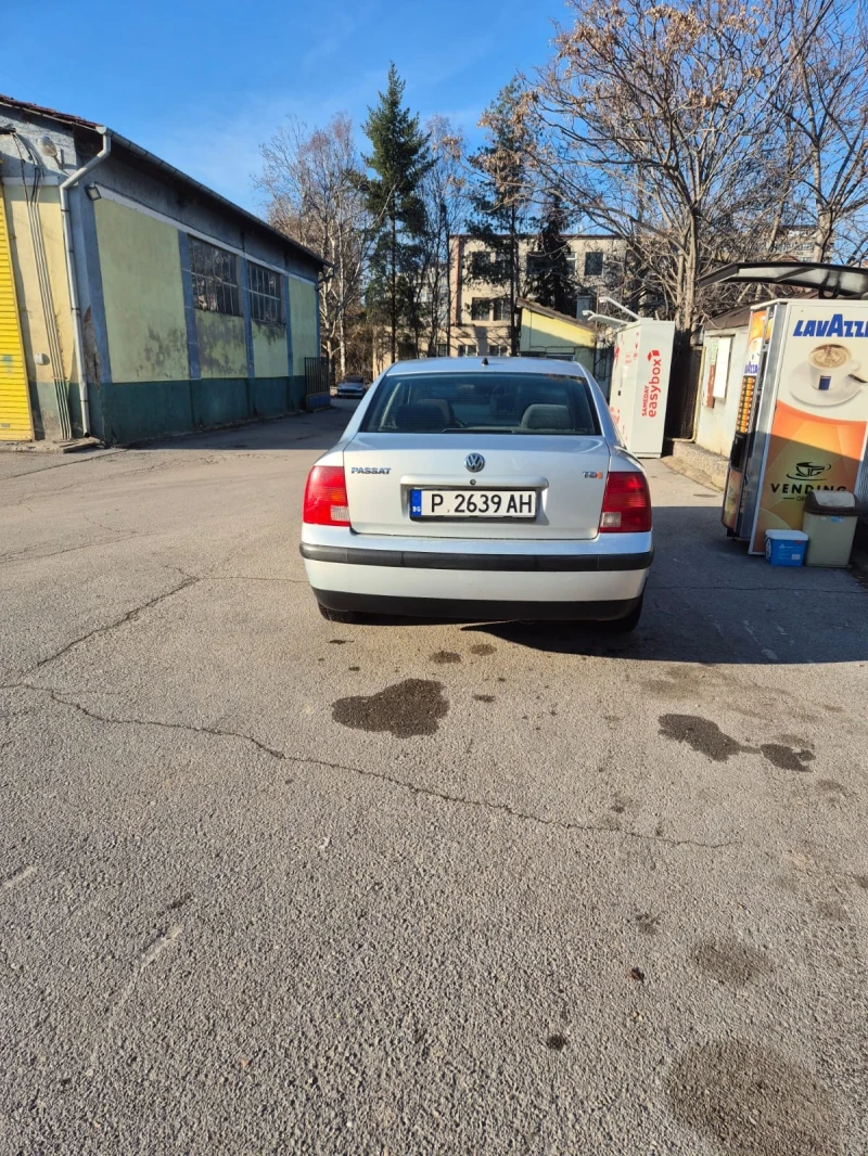 VW Passat, снимка 5 - Автомобили и джипове - 48560808