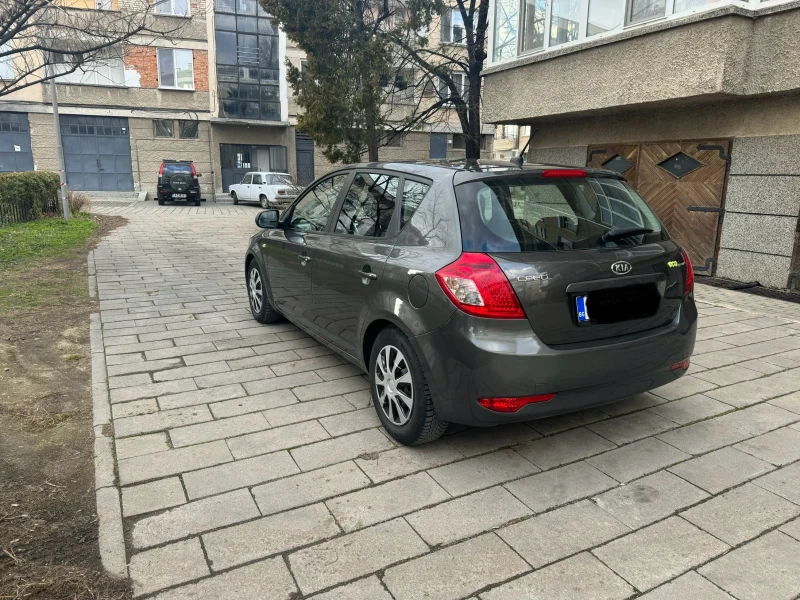 Kia Ceed 1.6 CRDI-90k.s, снимка 7 - Автомобили и джипове - 49347917