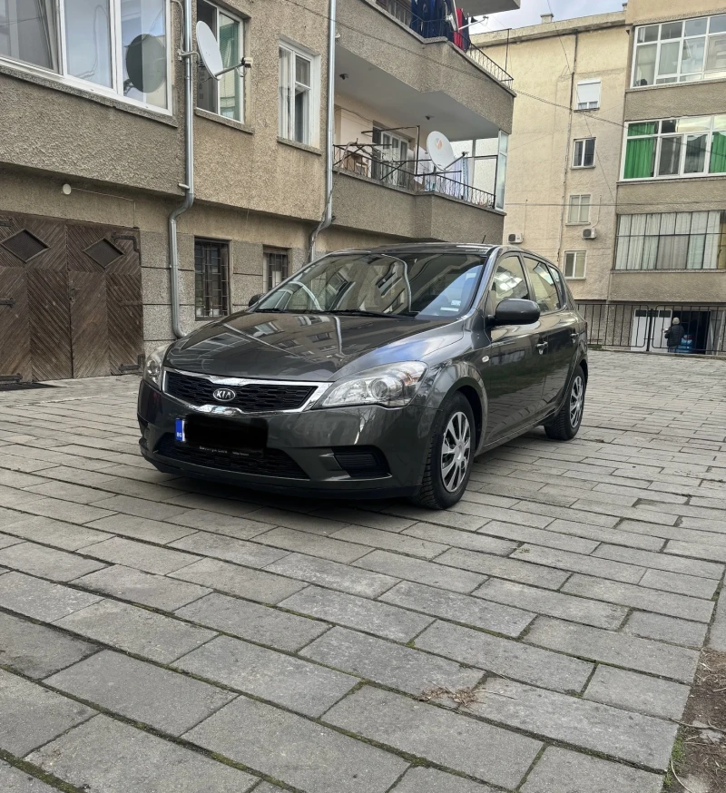 Kia Ceed 1.6 CRDI-90k.s, снимка 1 - Автомобили и джипове - 49347917