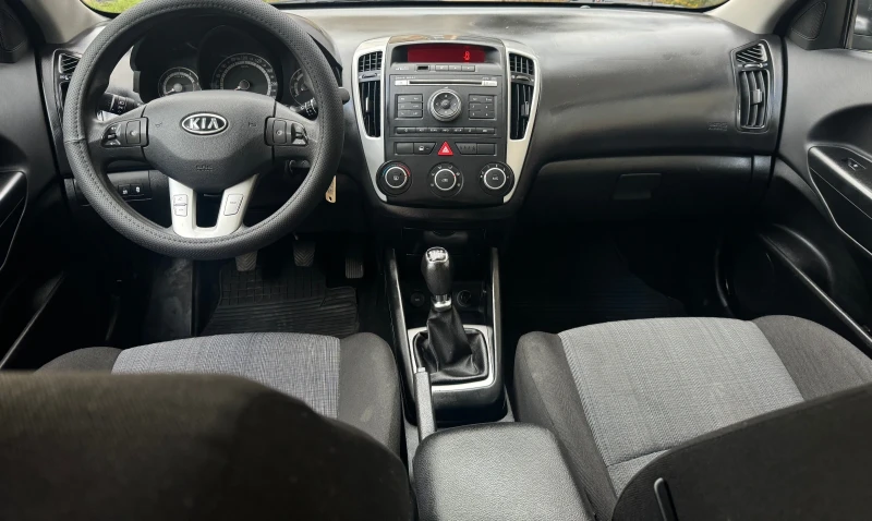 Kia Ceed 1.6 CRDI-90k.s, снимка 12 - Автомобили и джипове - 49347917