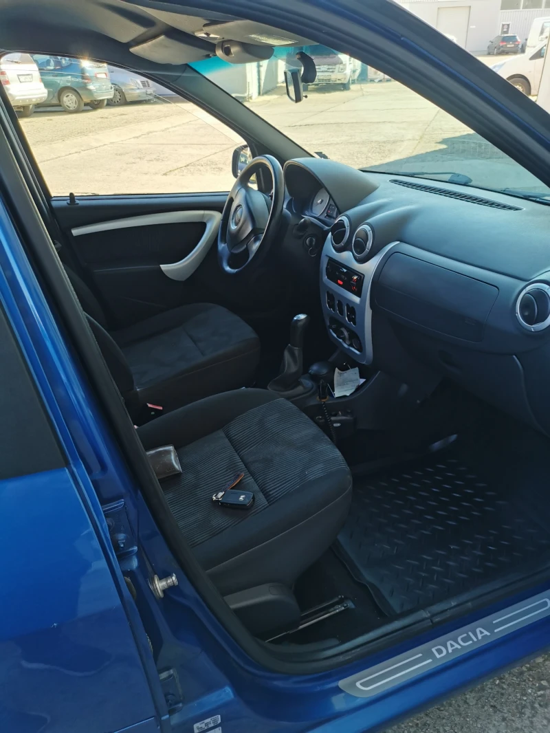 Dacia Logan 1.6, снимка 5 - Автомобили и джипове - 49462556