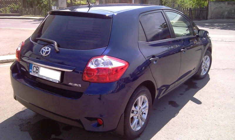 Toyota Auris, снимка 2 - Автомобили и джипове - 50910470