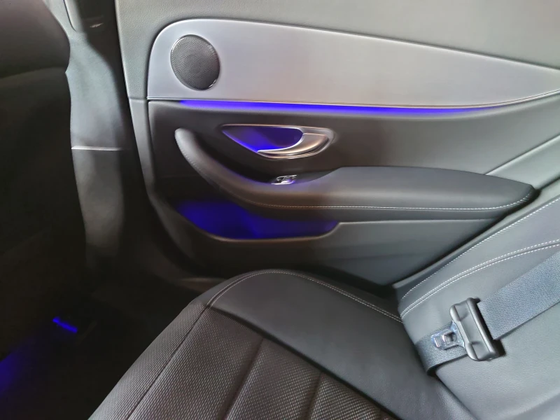 Mercedes-Benz E 220 d- Night edition- kamera 360:, снимка 14 - Автомобили и джипове - 51019378