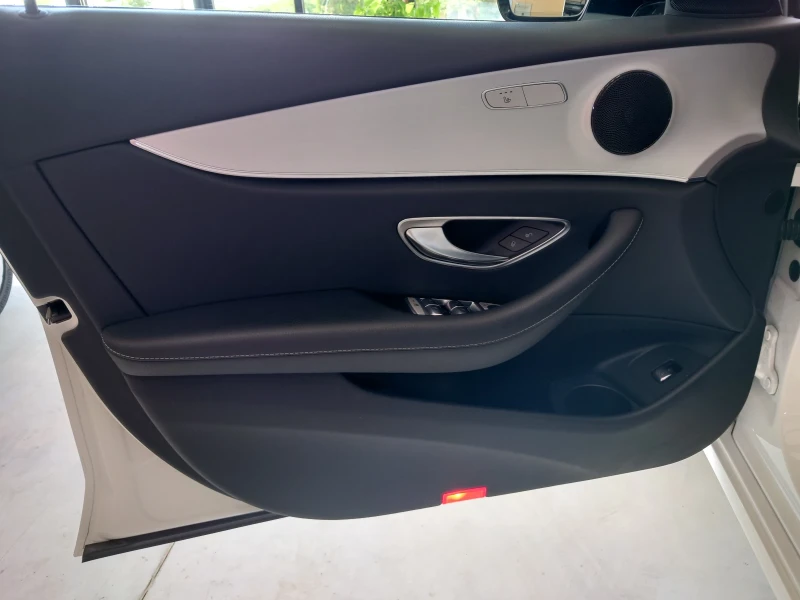 Mercedes-Benz E 220 d- Night edition- kamera 360:, снимка 13 - Автомобили и джипове - 51019378