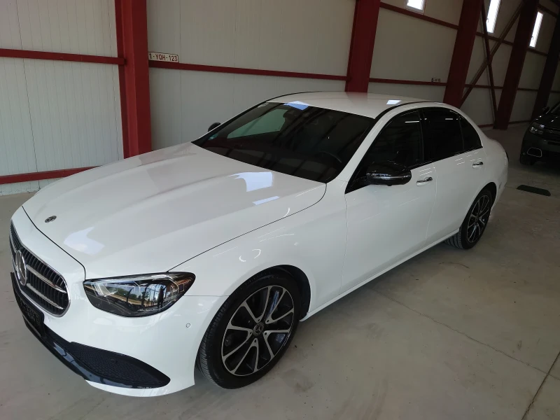 Mercedes-Benz E 220 d- Night edition- kamera 360:, снимка 2 - Автомобили и джипове - 51019378