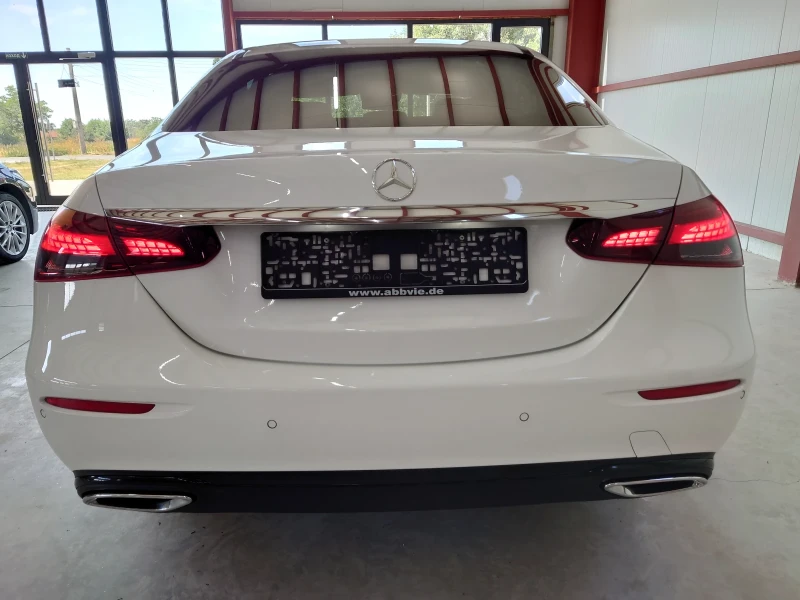 Mercedes-Benz E 220 d- Night edition- kamera 360:, снимка 4 - Автомобили и джипове - 51019378