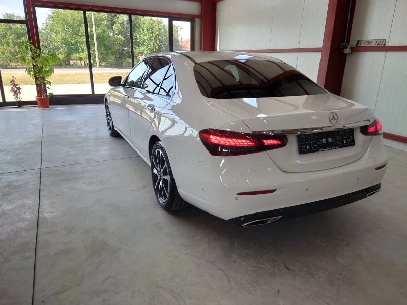 Mercedes-Benz E 220 d- Night edition- kamera 360:, снимка 5 - Автомобили и джипове - 51019378