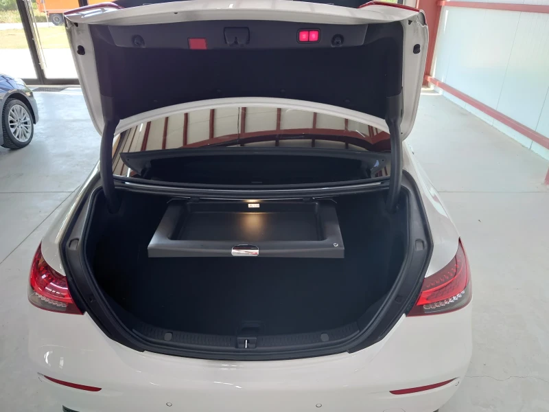 Mercedes-Benz E 220 d- Night edition- kamera 360:, снимка 6 - Автомобили и джипове - 51019378