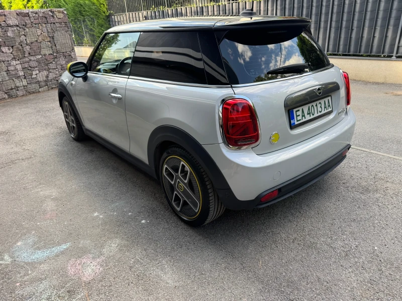 Mini Cooper s LED* КАМЕРА* КОЖА* NAVI* ПОДГРЕВ* НЕАD UP, снимка 8 - Автомобили и джипове - 51596661