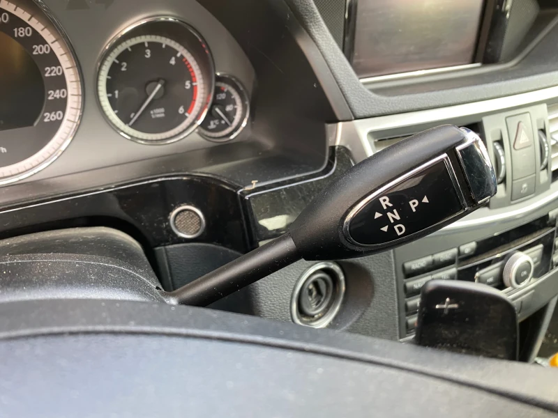 Mercedes-Benz E 350, снимка 10 - Автомобили и джипове - 52513338