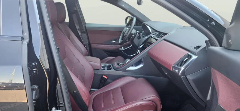 Jaguar E-pace 2.0, снимка 9 - Автомобили и джипове - 52077319