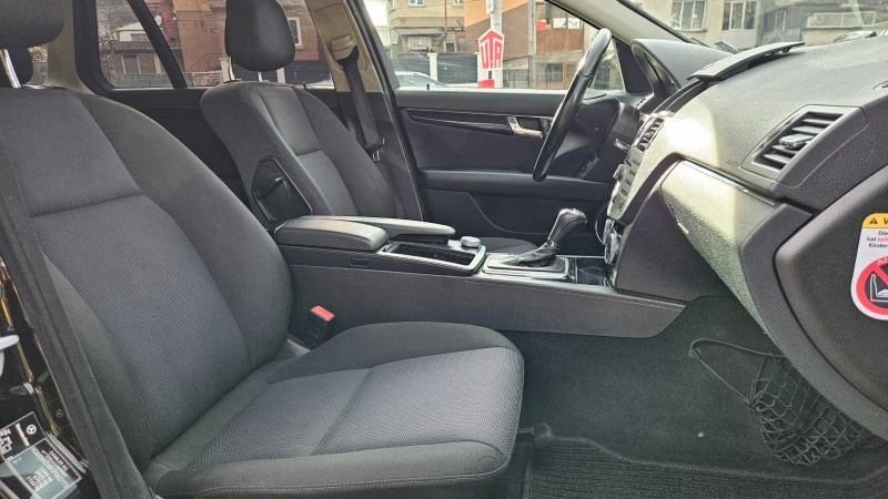 Mercedes-Benz C 180 BENZIN/AVTOMAT/NAVIGACIA, снимка 12 - Автомобили и джипове - 52606080