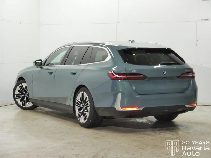 BMW i5 40 eDrive Touring, снимка 2 - Автомобили и джипове - 52834388
