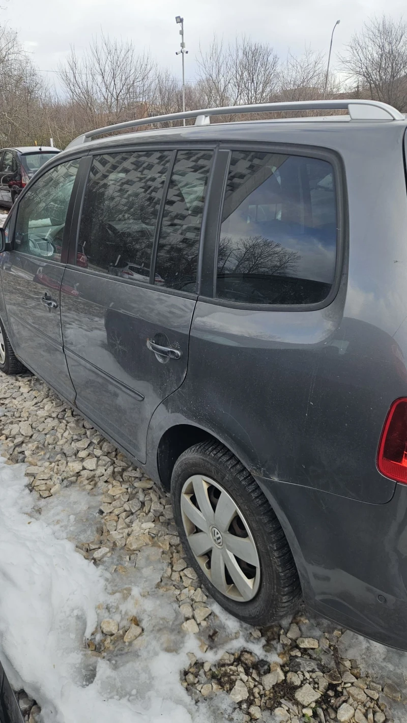 VW Touran 1.6tdi.105ks.6skorosti, снимка 12 - Автомобили и джипове - 52954422