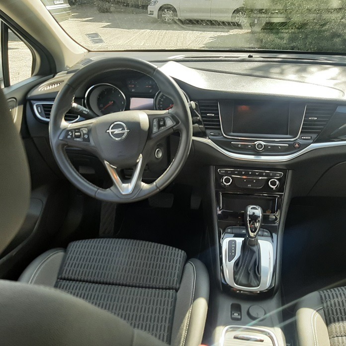 Opel Astra 1.5 CDTI, снимка 10 - Автомобили и джипове - 43822876