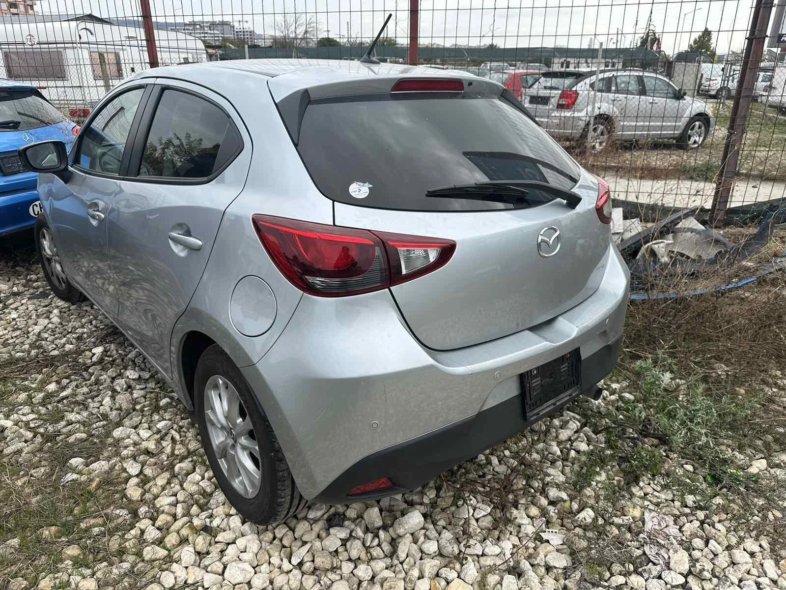 Mazda 2 1.5 автоматик, снимка 1