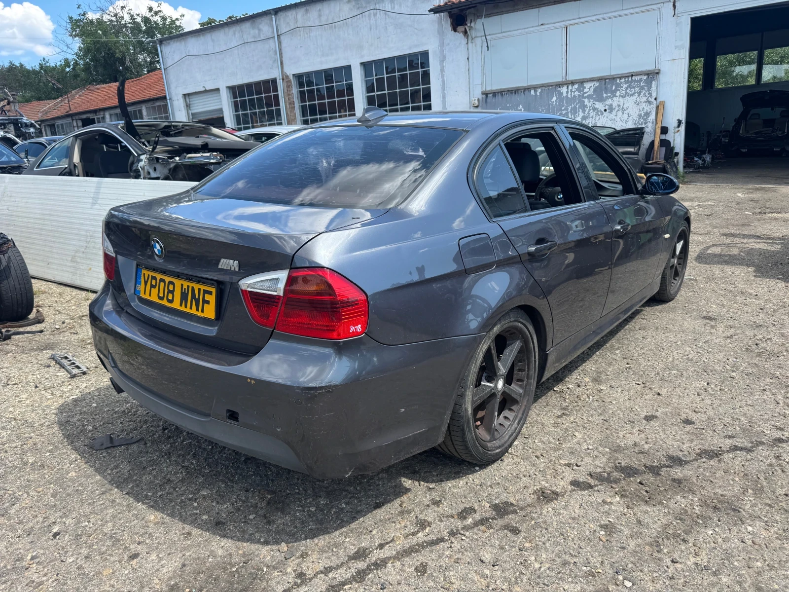BMW 320 И 170кс, снимка 4 - Автомобили и джипове - 55245157