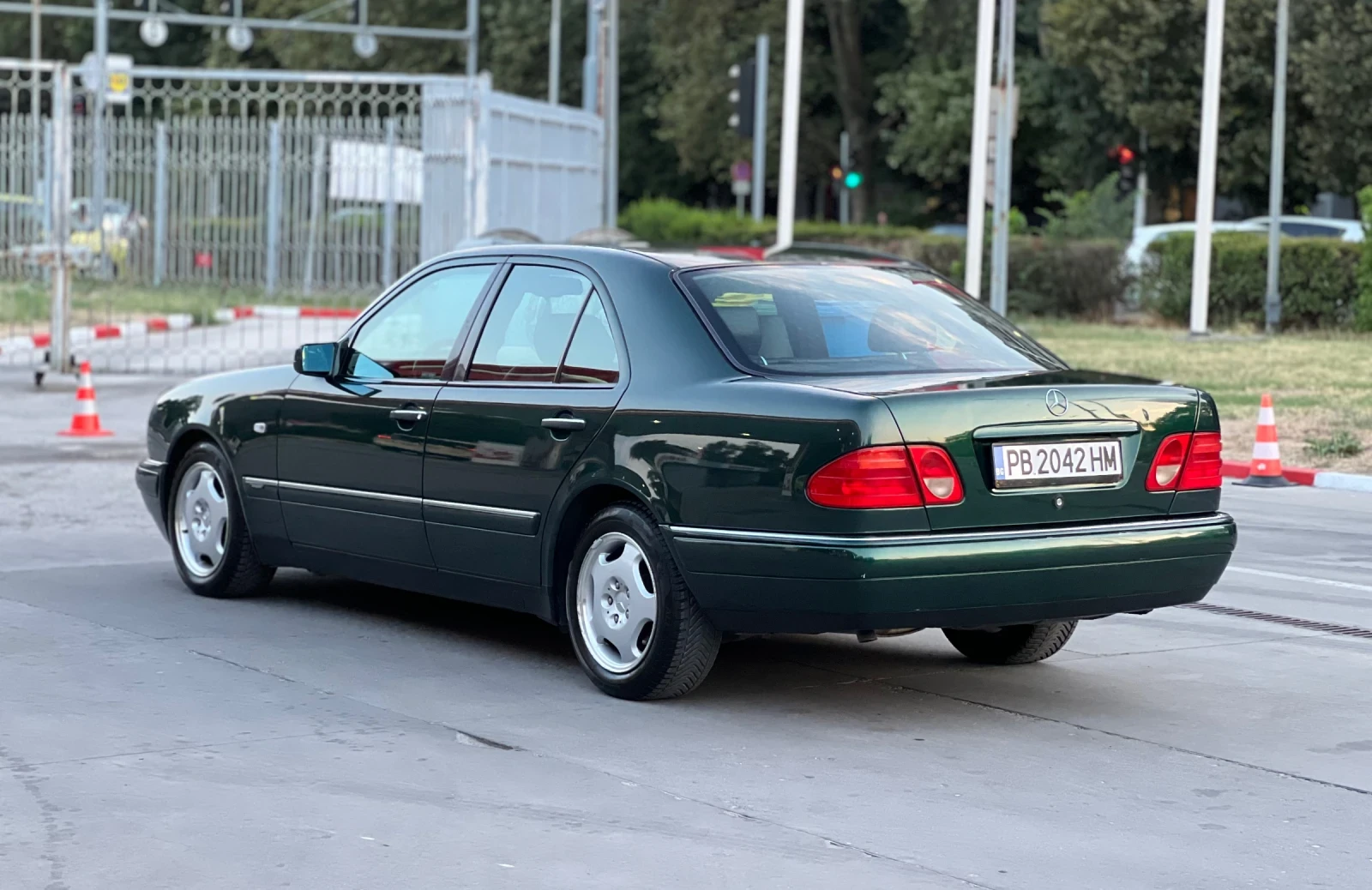 Mercedes-Benz E 230 Avantgarde 108000km!!! - изображение 6
