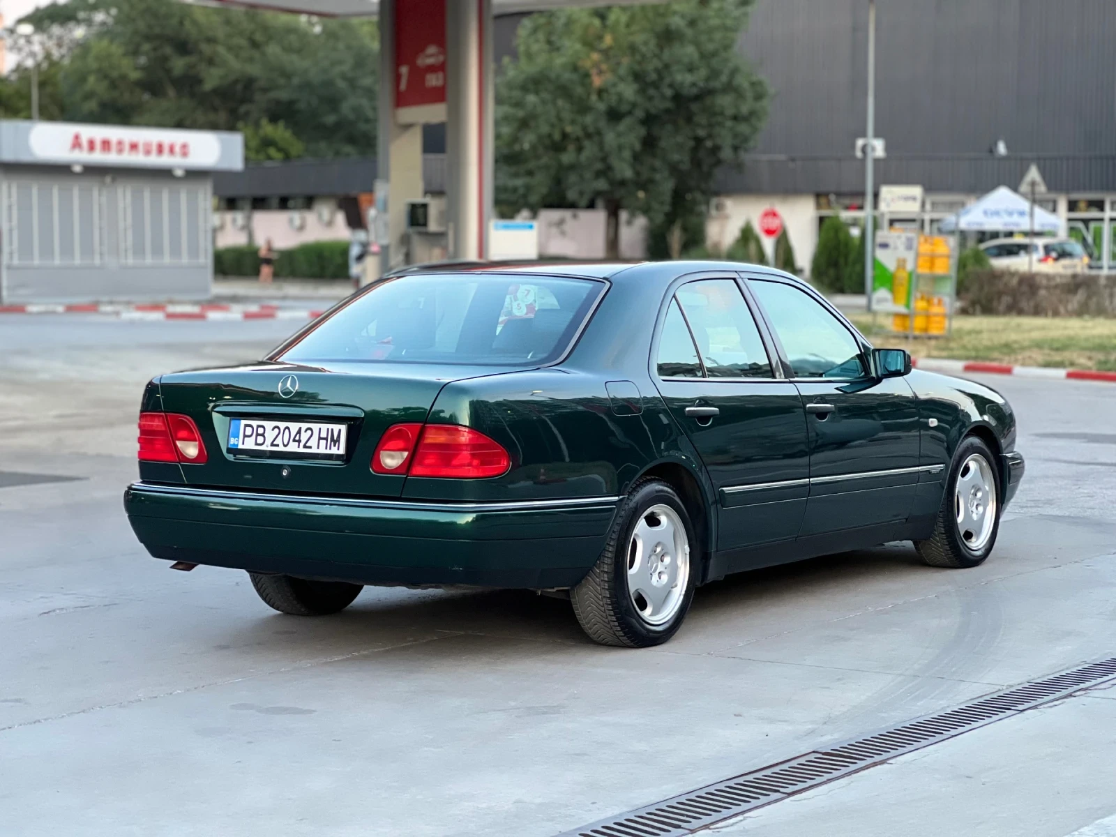 Mercedes-Benz E 230 Avantgarde 108000km!!! - изображение 8