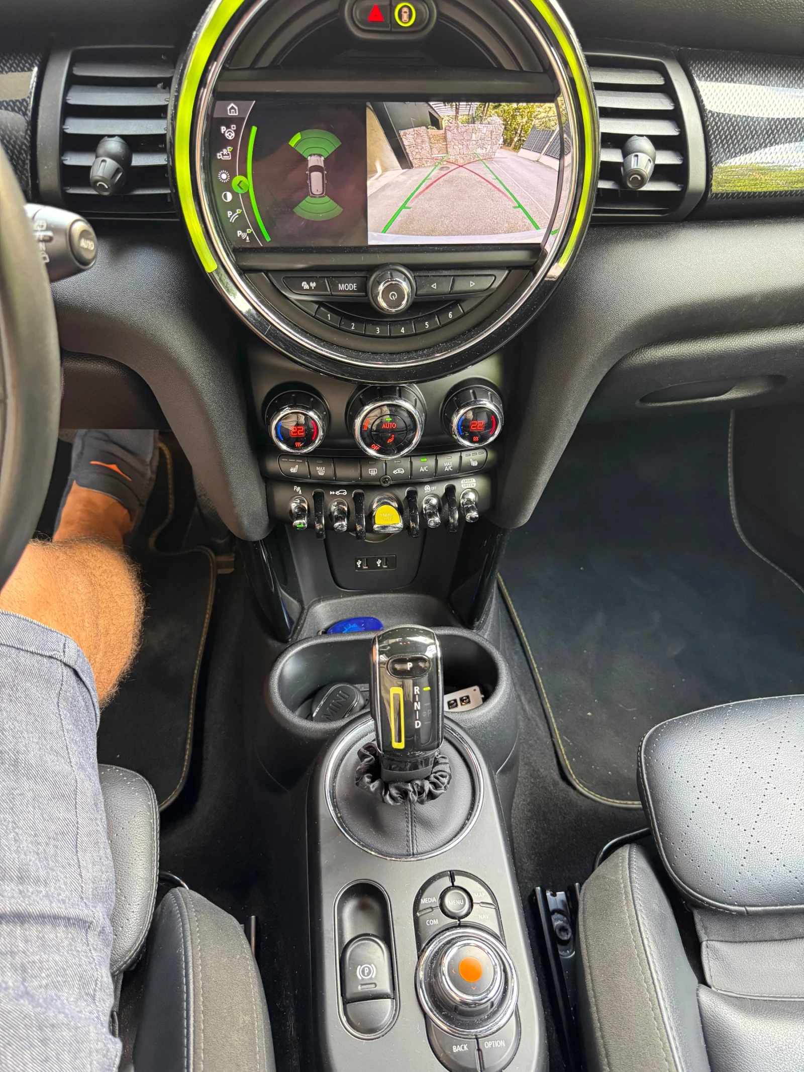 Mini Cooper s LED* КАМЕРА* КОЖА* NAVI* ПОДГРЕВ* НЕАD UP - изображение 3