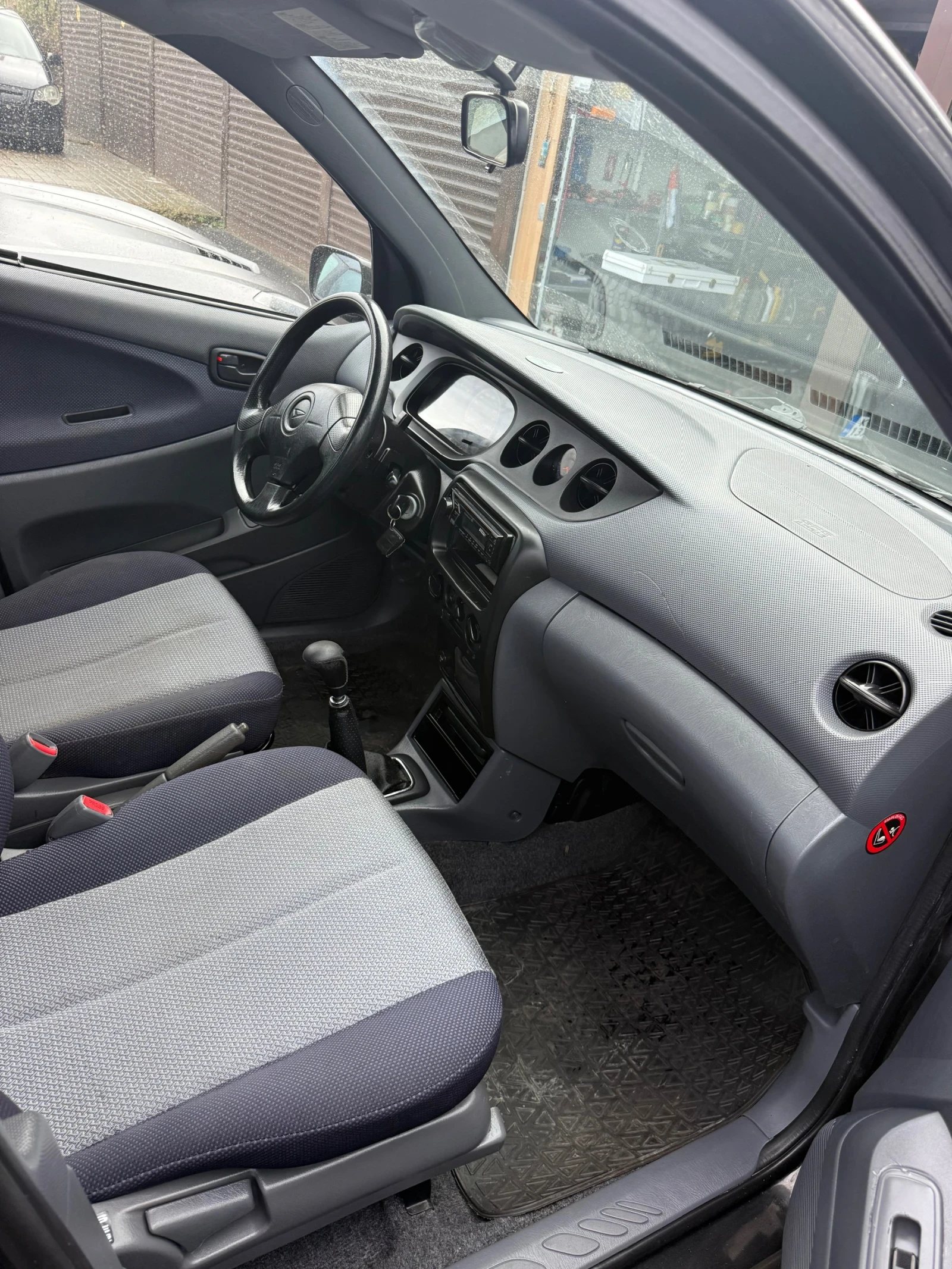 Daihatsu Yrv 1.3i Климатик - изображение 6