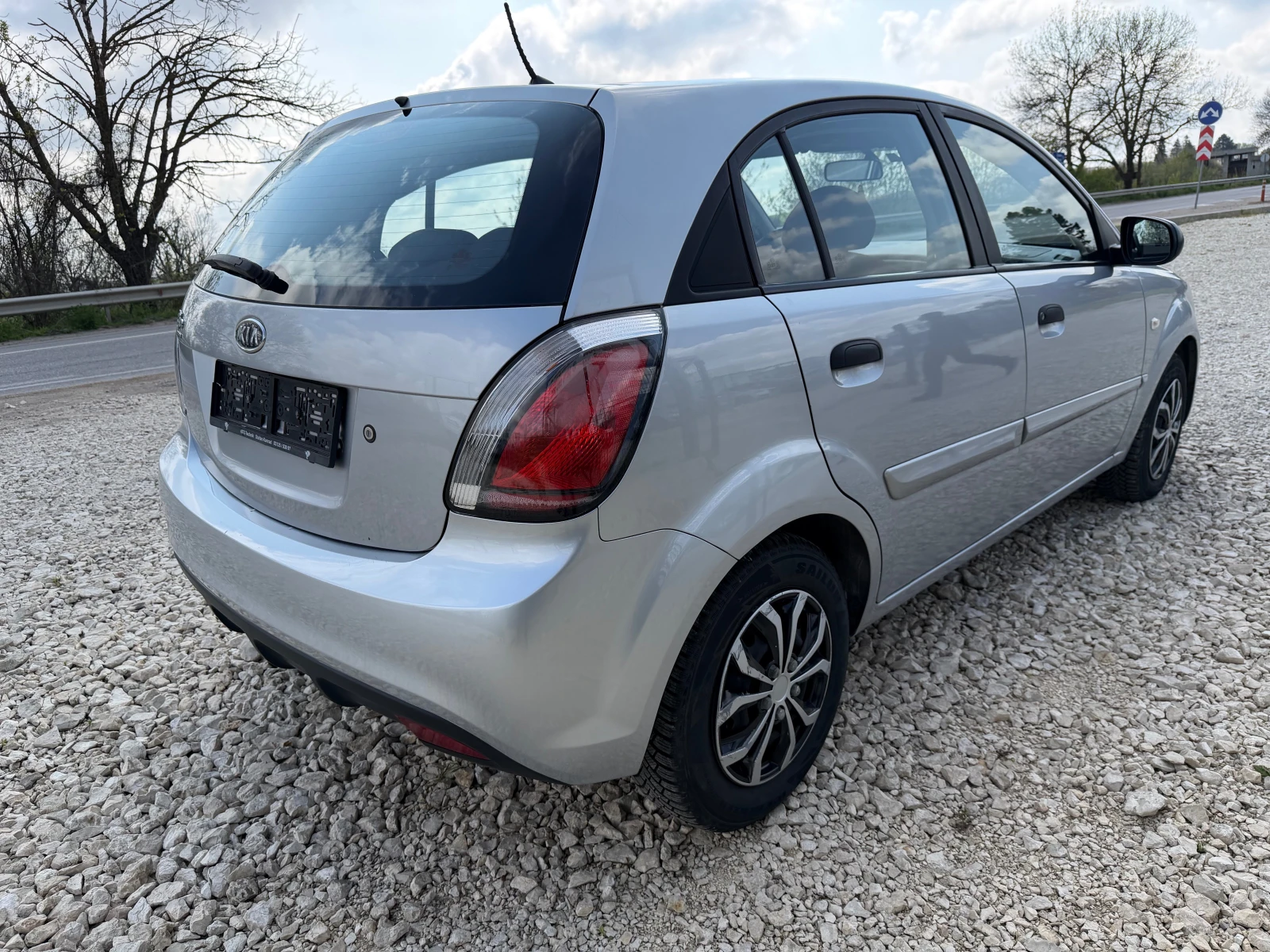 Kia Rio 1.4i/75p.s-Facelift-Klima, снимка 3 - Автомобили и джипове - 52436143