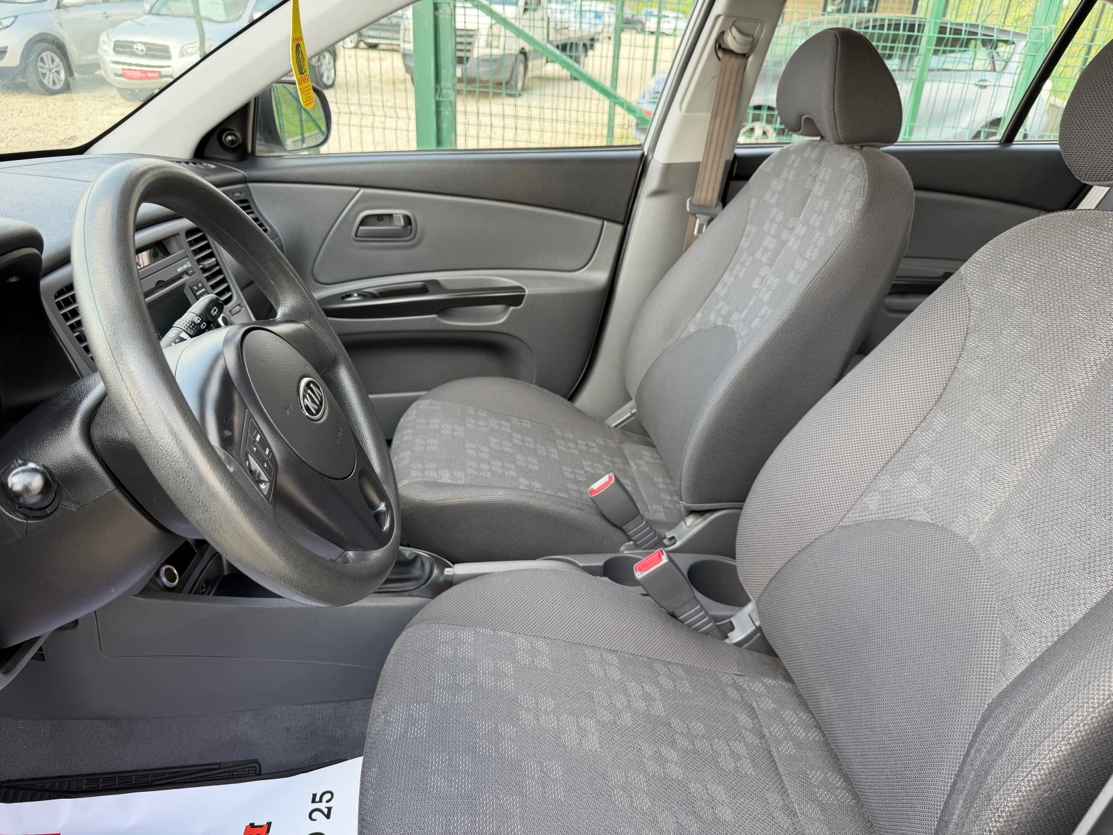 Kia Rio 1.4i/75p.s-Facelift-Klima, снимка 10 - Автомобили и джипове - 52436143