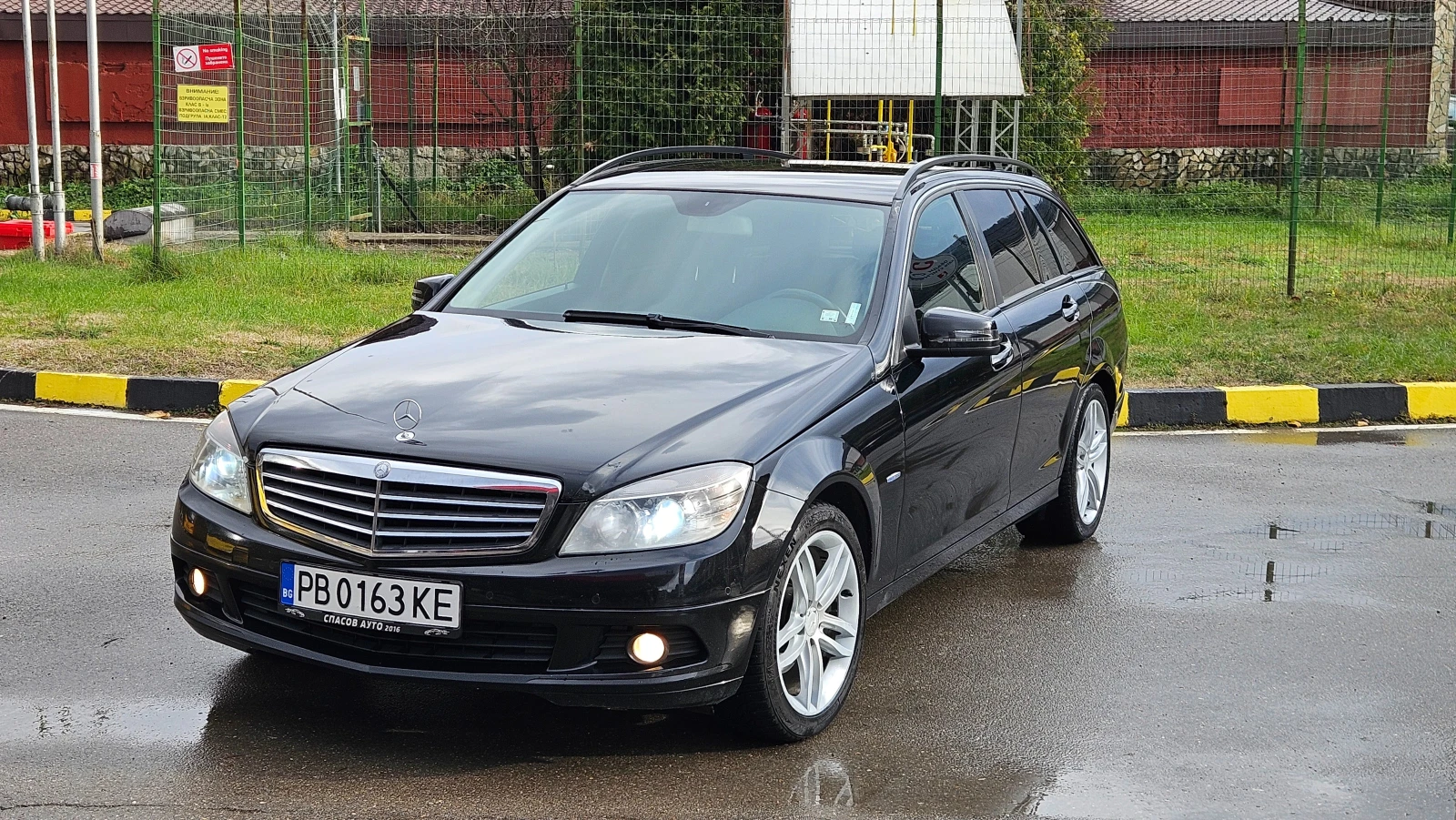 Mercedes-Benz C 180 BENZIN/AVTOMAT/NAVIGACIA - изображение 2