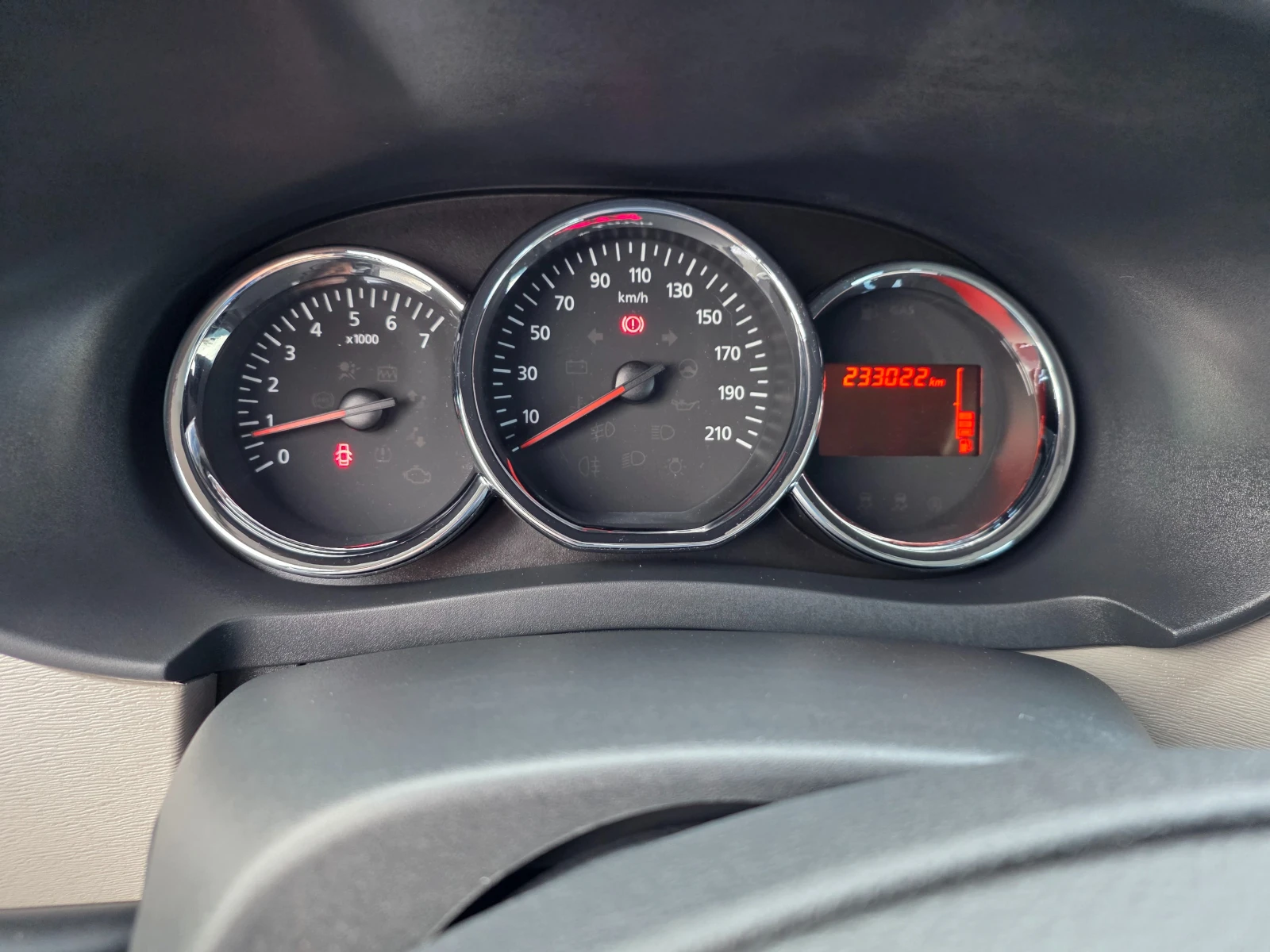 Dacia Lodgy 1.6i-82к.с EURO 5b-КЛИМАТИК-ШВЕЙЦАРИЯ - изображение 10