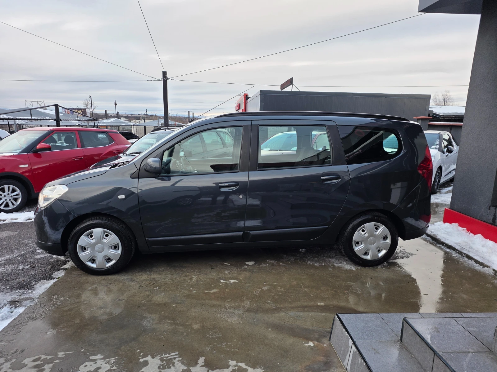 Dacia Lodgy 1.6i-82к.с EURO 5b-КЛИМАТИК-ШВЕЙЦАРИЯ - изображение 4