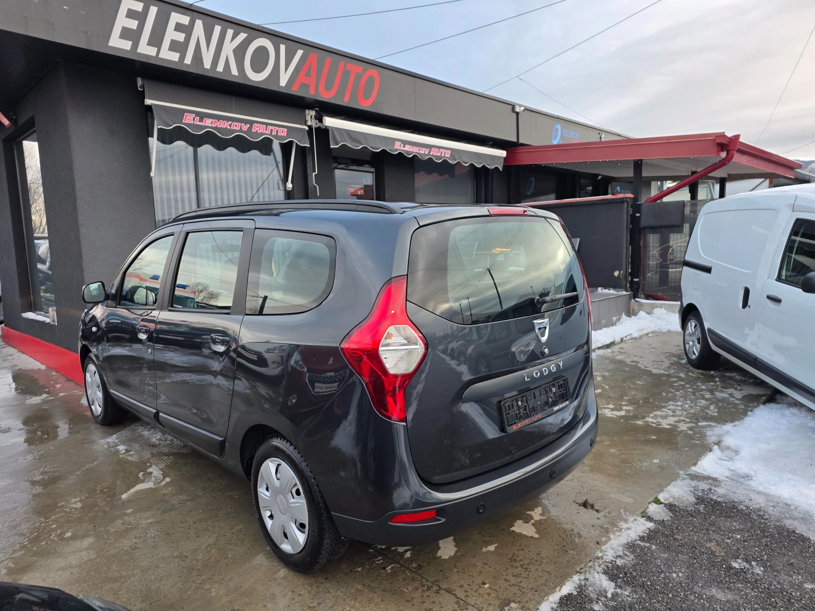 Dacia Lodgy 1.6i-82к.с EURO 5b-КЛИМАТИК-ШВЕЙЦАРИЯ - изображение 6