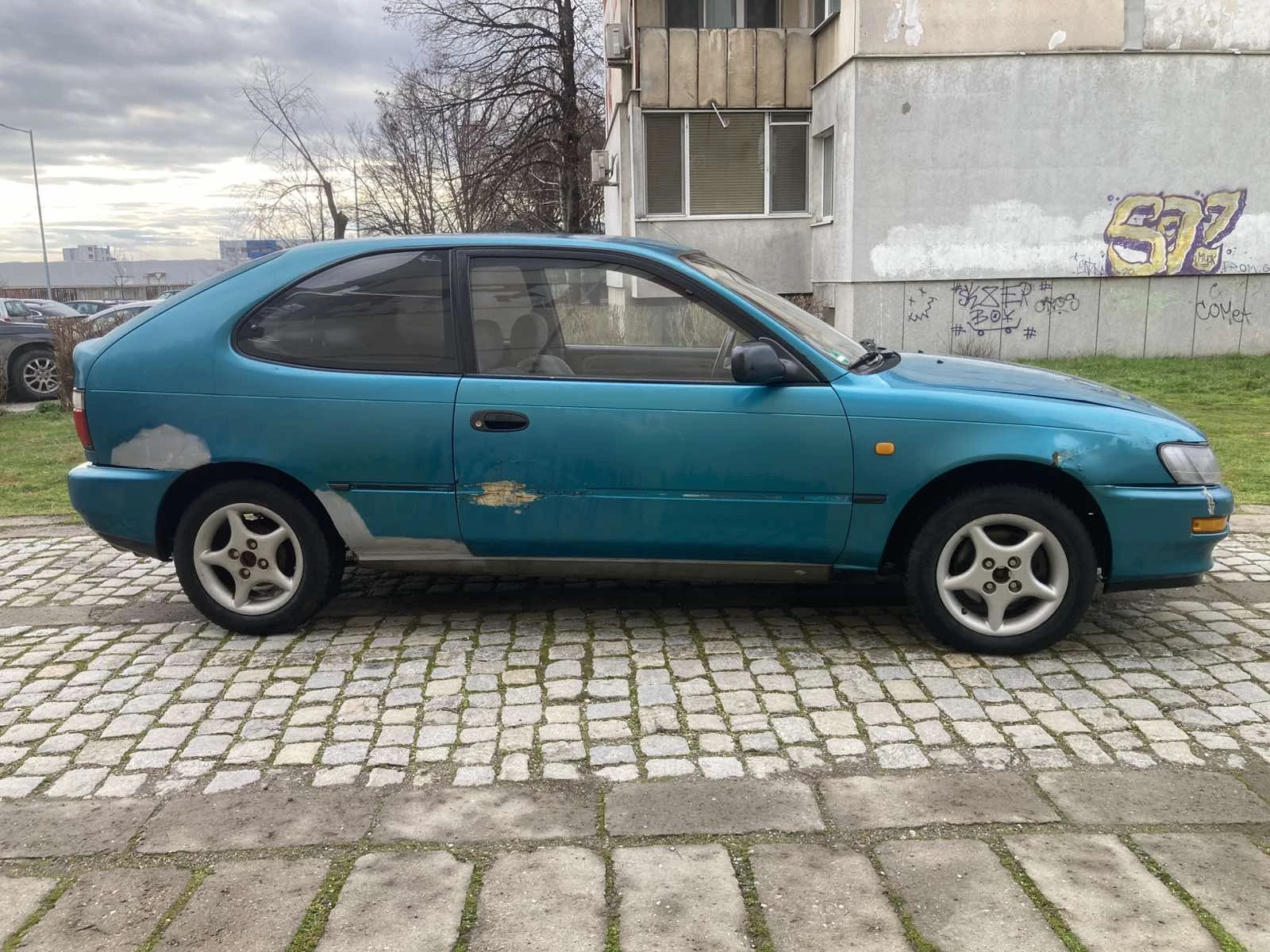 Toyota Corolla 1.3 Бензин, снимка 7 - Автомобили и джипове - 53717028