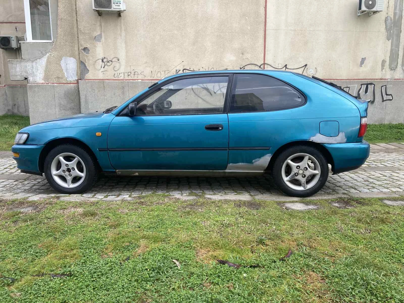 Toyota Corolla 1.3 Бензин, снимка 3 - Автомобили и джипове - 53717028