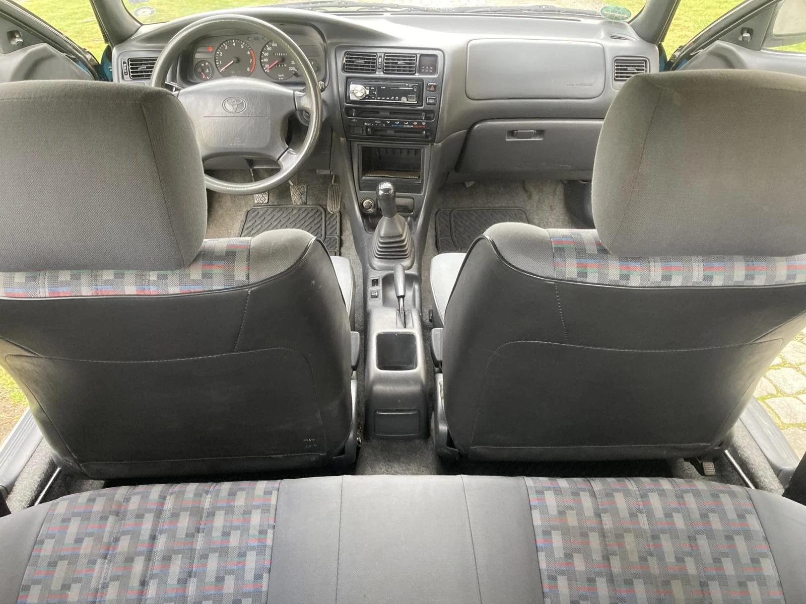 Toyota Corolla 1.3 Бензин, снимка 14 - Автомобили и джипове - 53717028