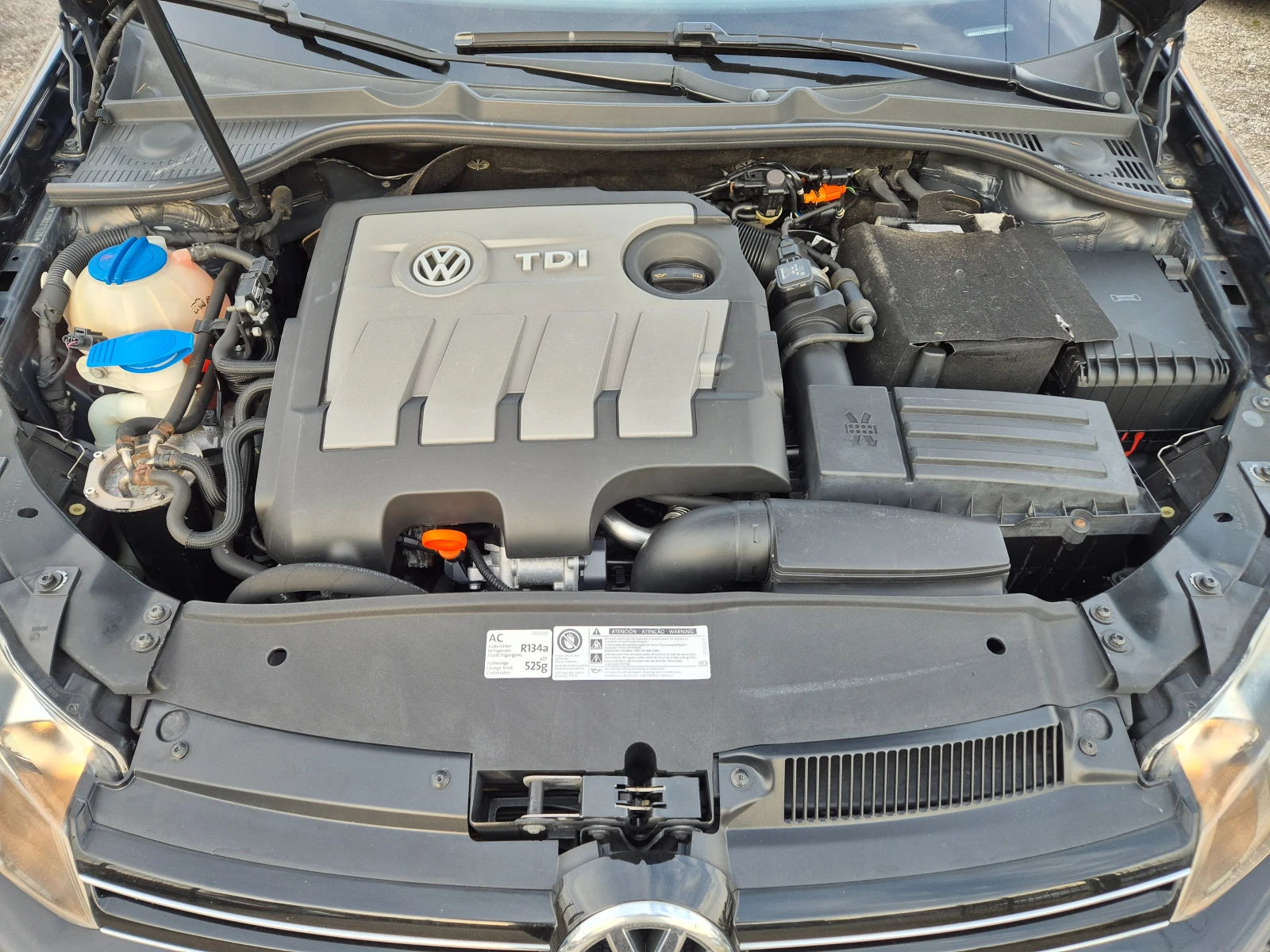 VW Golf 1.6TDI, снимка 14 - Автомобили и джипове - 53806719