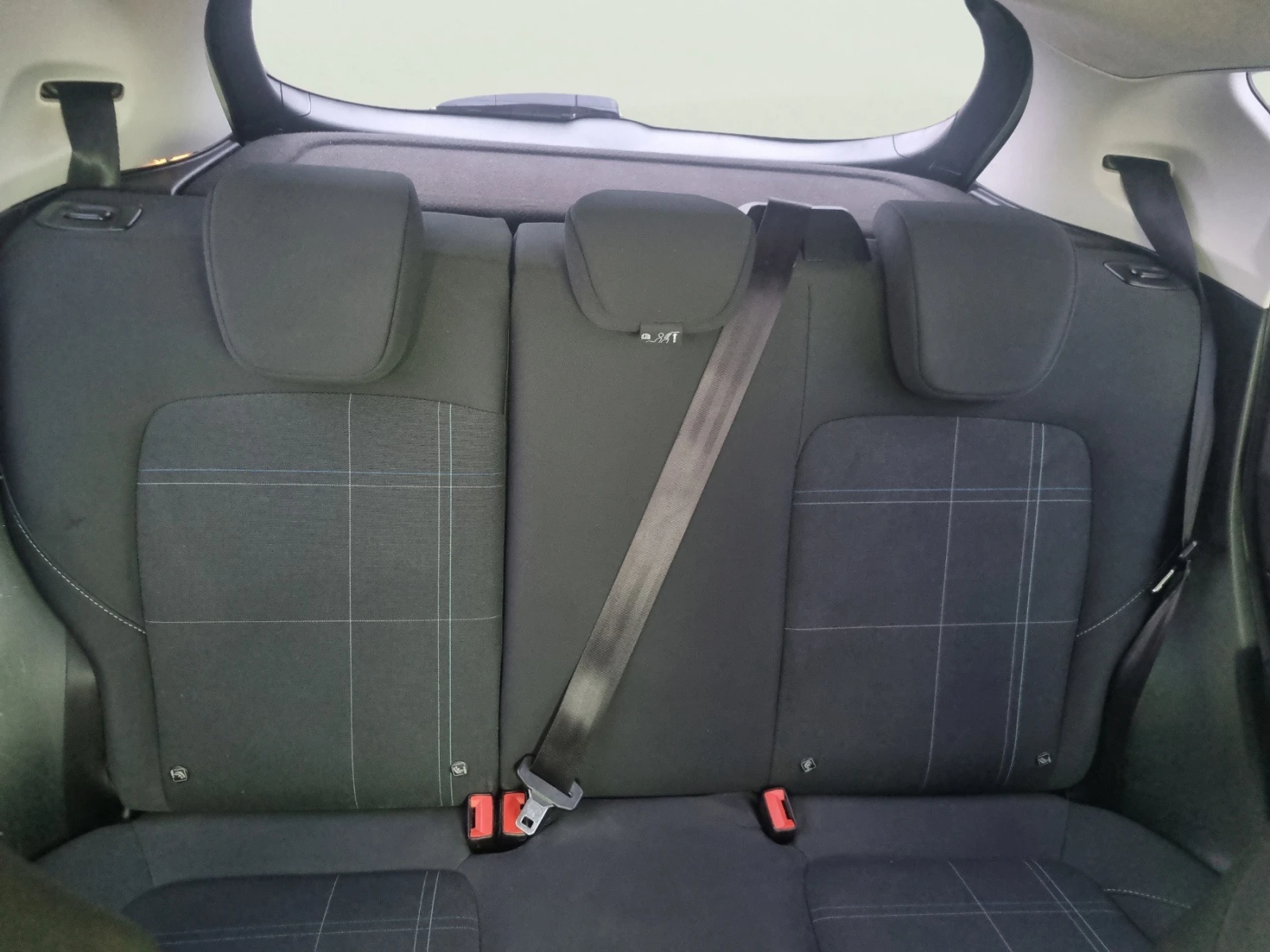 Ford Fiesta 1.1L, снимка 13 - Автомобили и джипове - 53818895