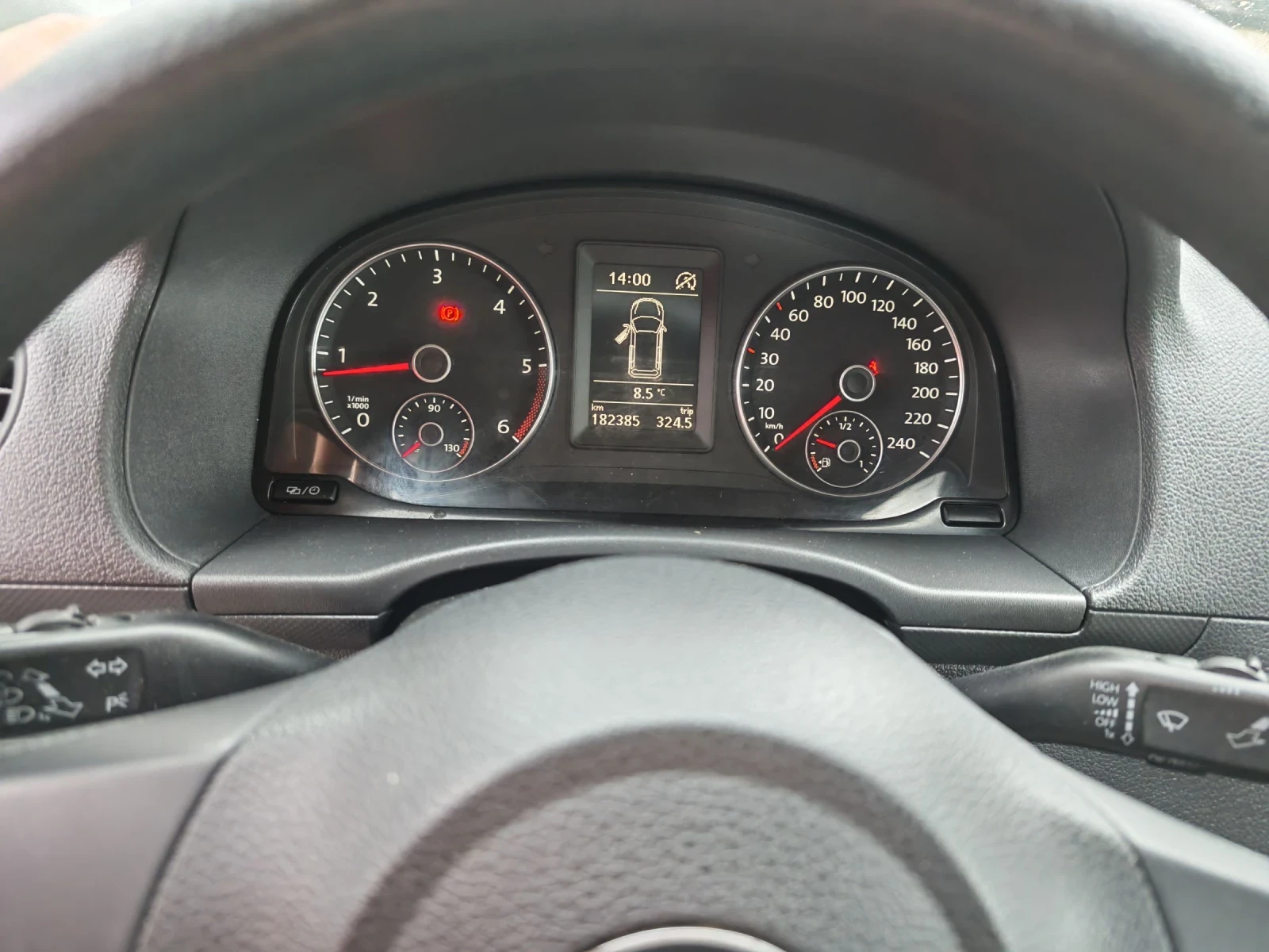 VW Caddy 1.6 TDI , снимка 11 - Автомобили и джипове - 53939590