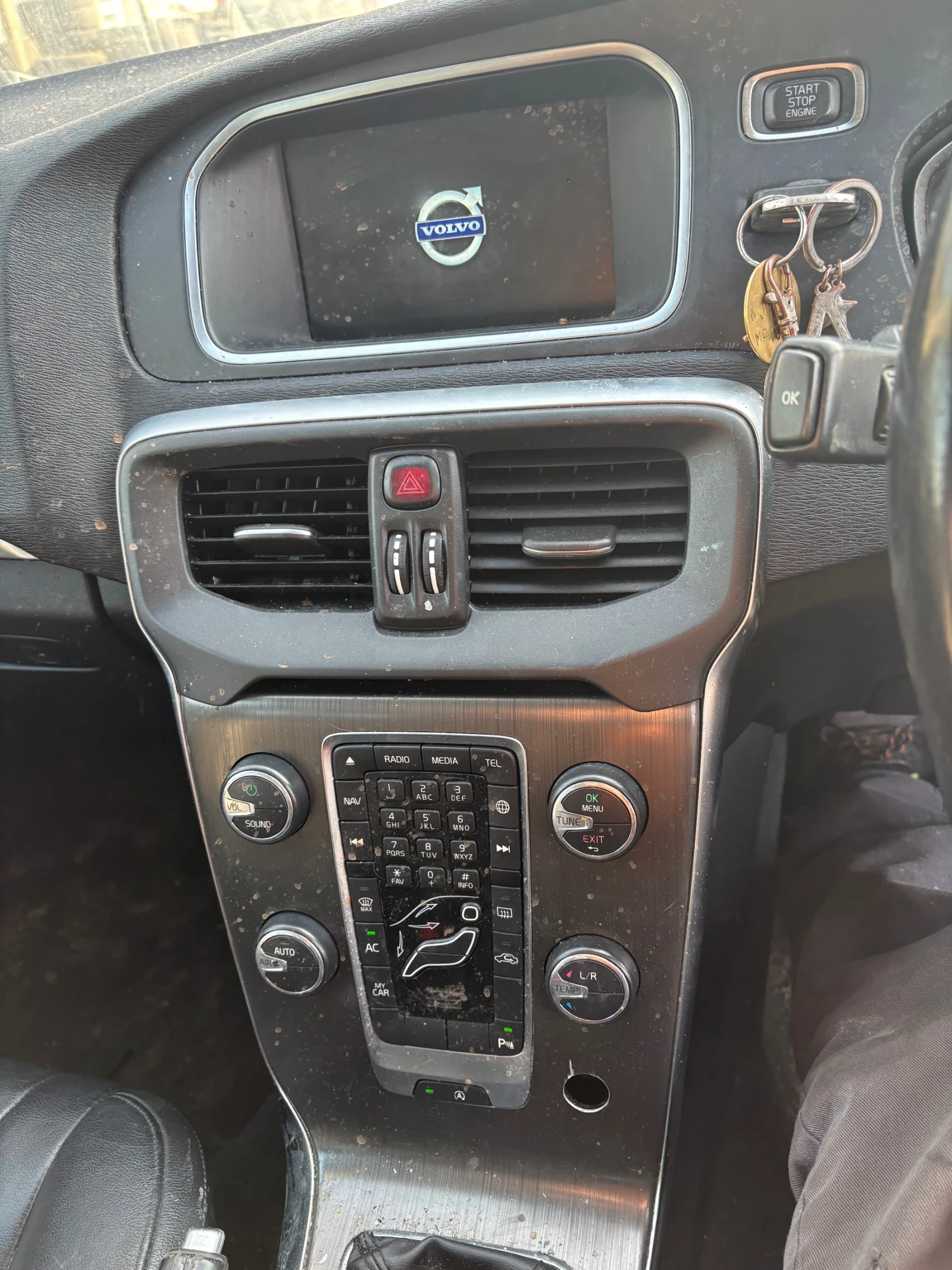 Volvo V40 1.6, снимка 7 - Автомобили и джипове - 53956019